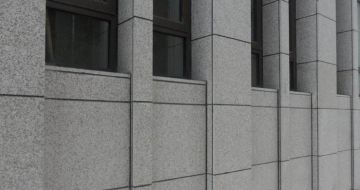 鹰潭芝麻灰外墙干挂石材及施工注意事项