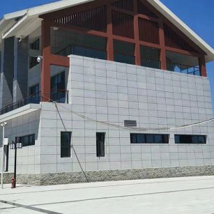 鹰潭芝麻灰花岗岩在景区地面及墙壁的应用