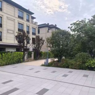 鹰潭 芝麻白与芝麻白搭配铺装，尺寸1200*600