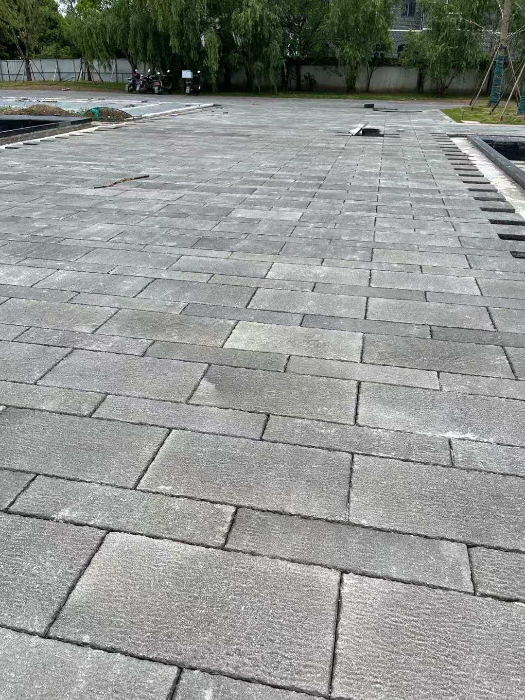 鹰潭 工地仿古石铺装现场实拍