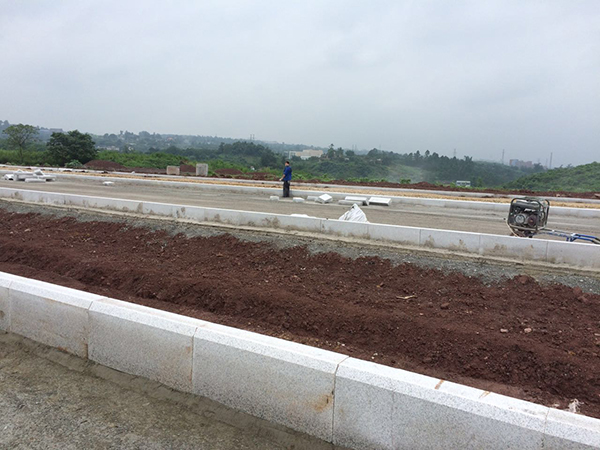 鹰潭花岗岩路沿石在市政道路上的应用