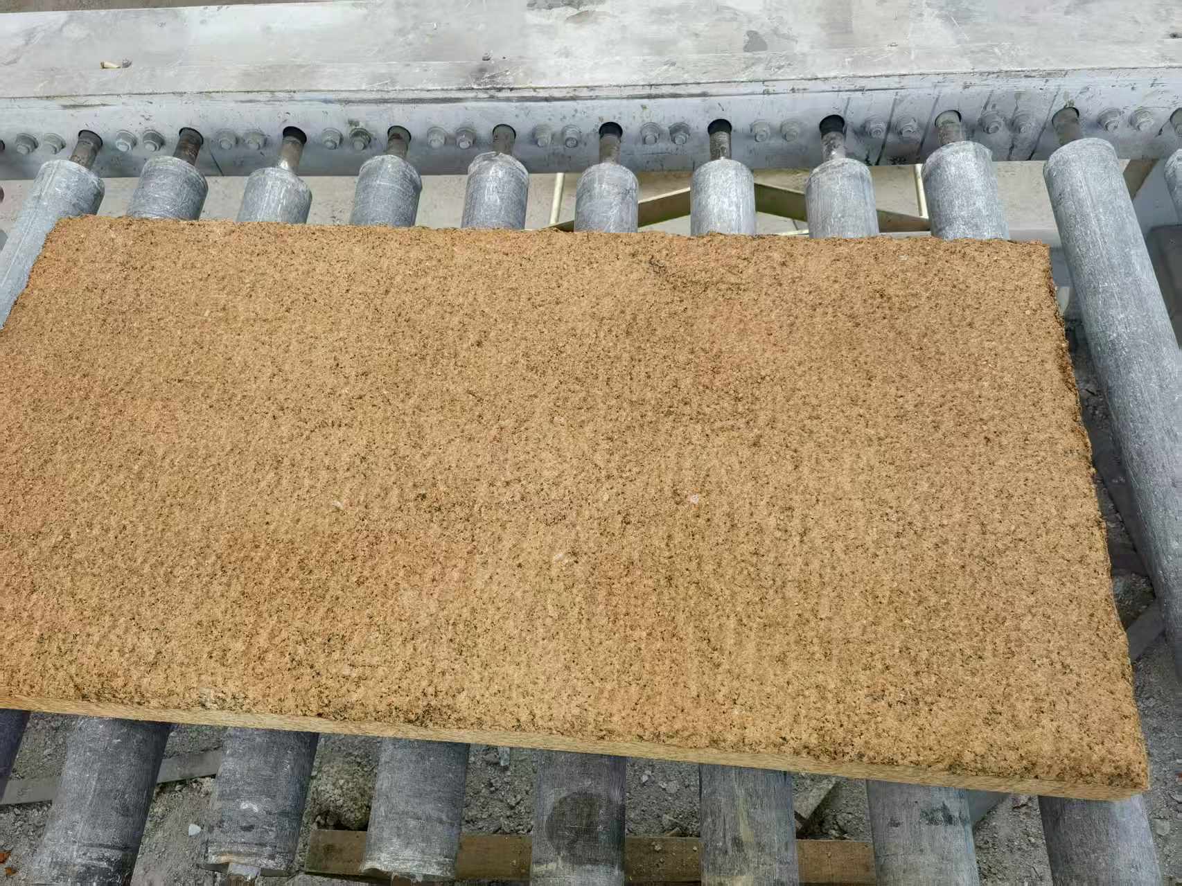 鹰潭 菠萝面老石板，做旧仿古石，流水线生产加工