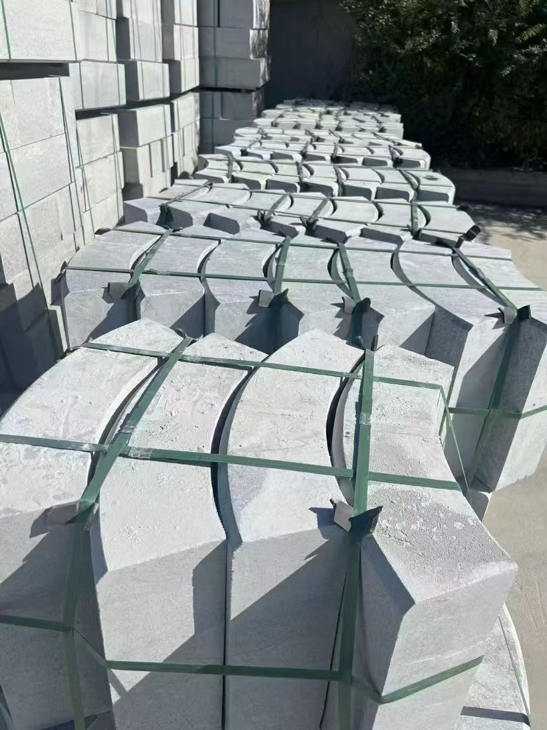 鹰潭 芝麻灰弧形路沿石