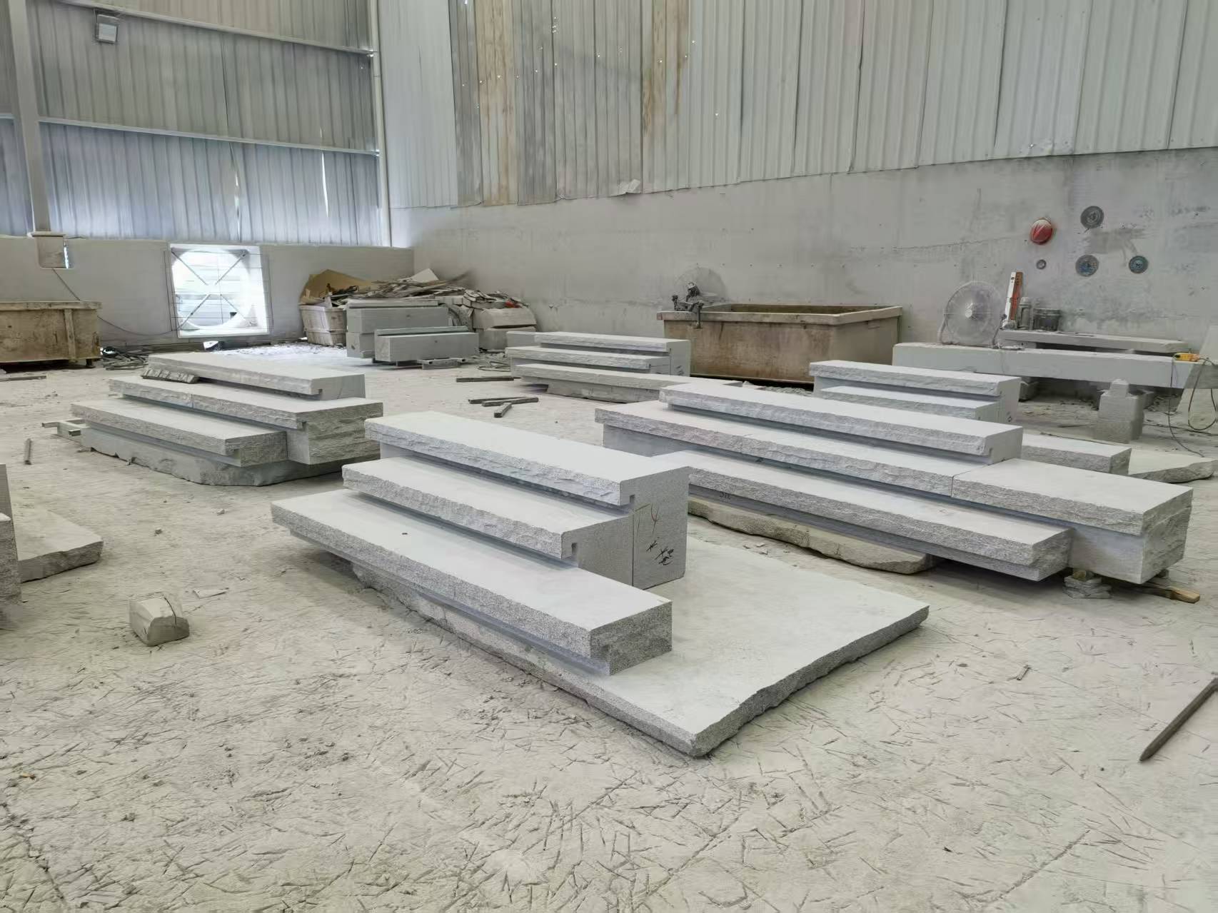鹰潭 整石台阶（大面火烧+侧面自然面），出货前厂内拼装