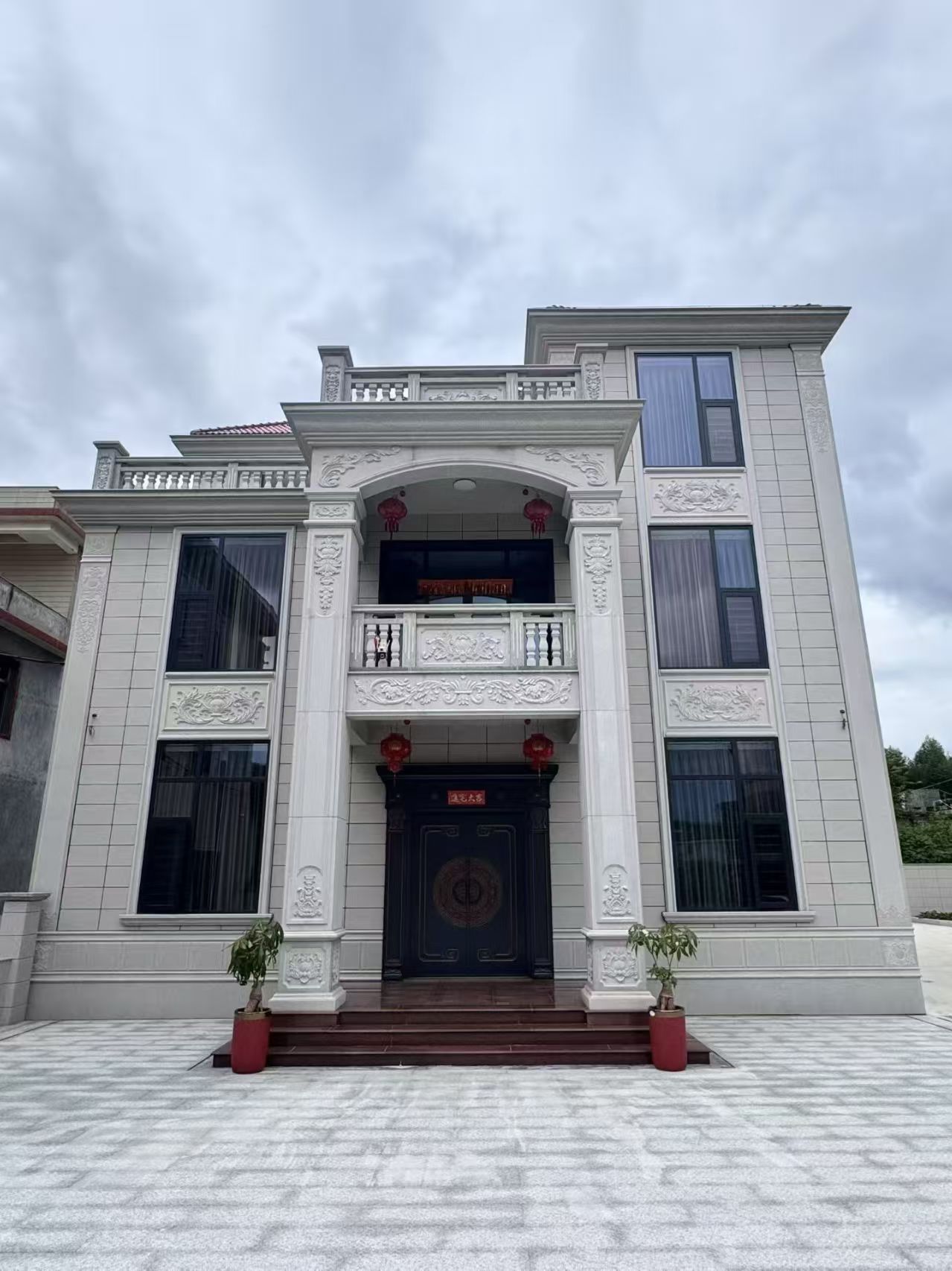 鹰潭 芝麻白石材别墅干挂案例展示