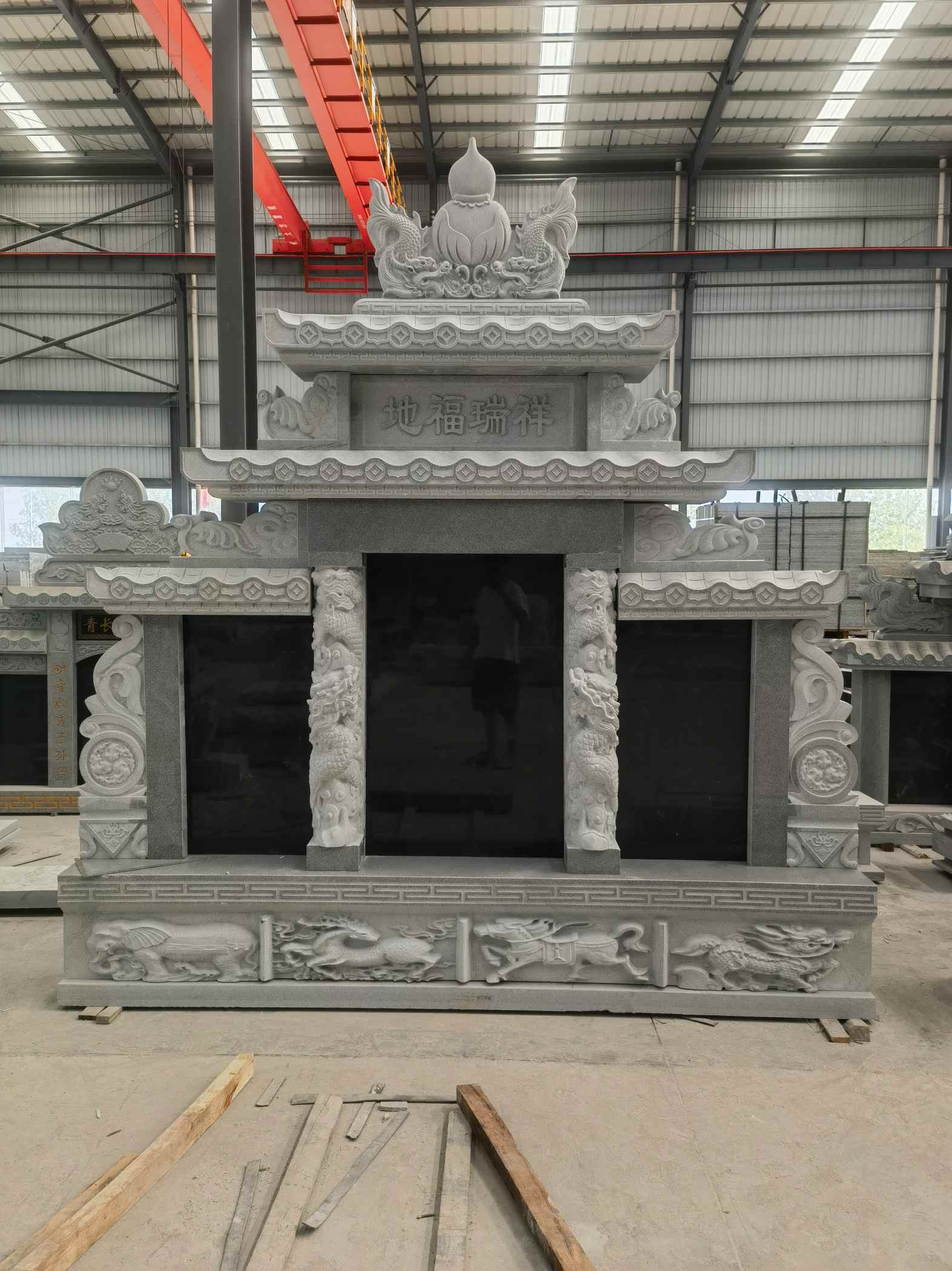 鹰潭 芝麻灰高档墓碑、土墓，一套也支持定做