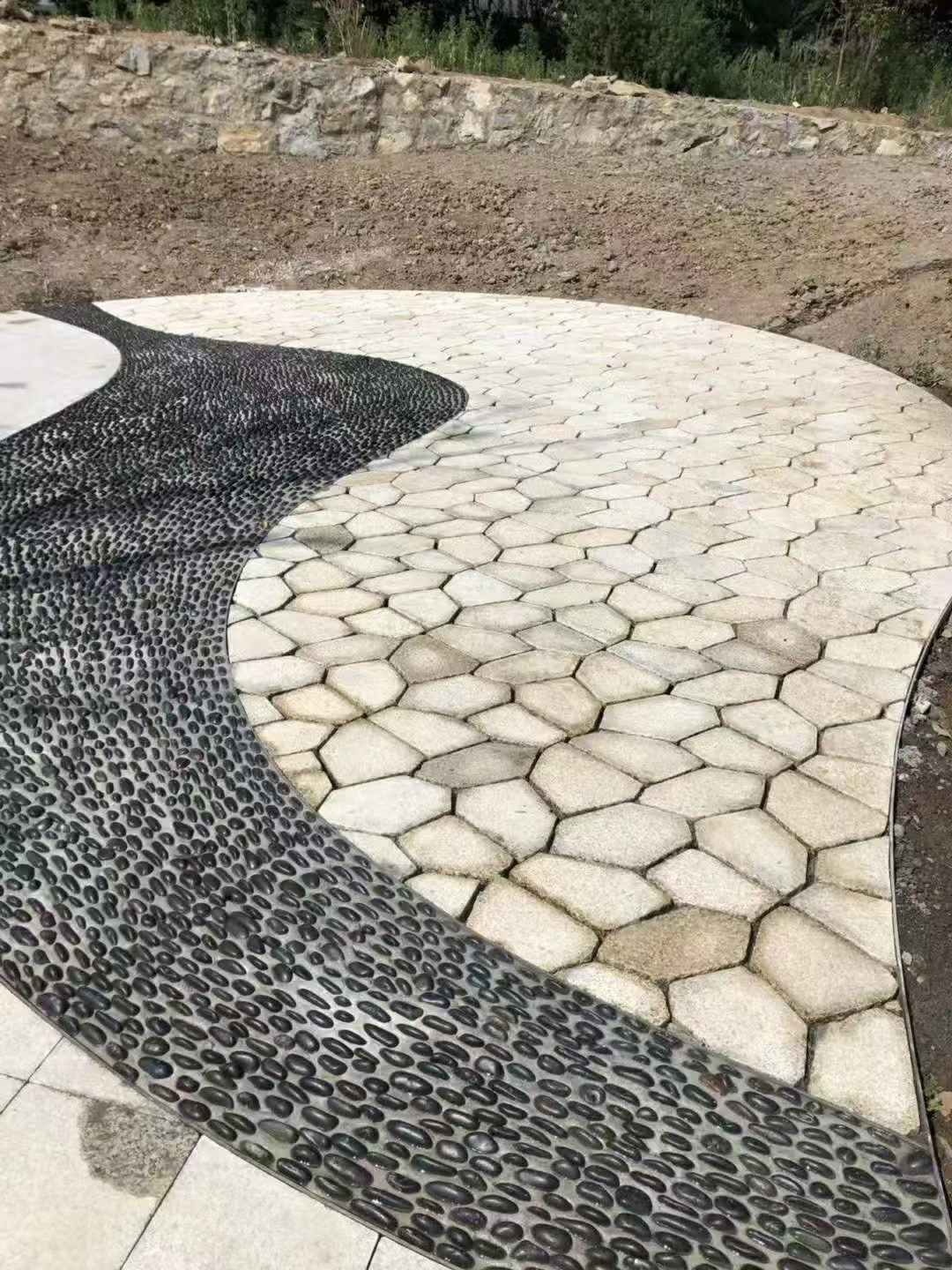 鹰潭 黄金麻冰裂缝室外铺装效果完美展示