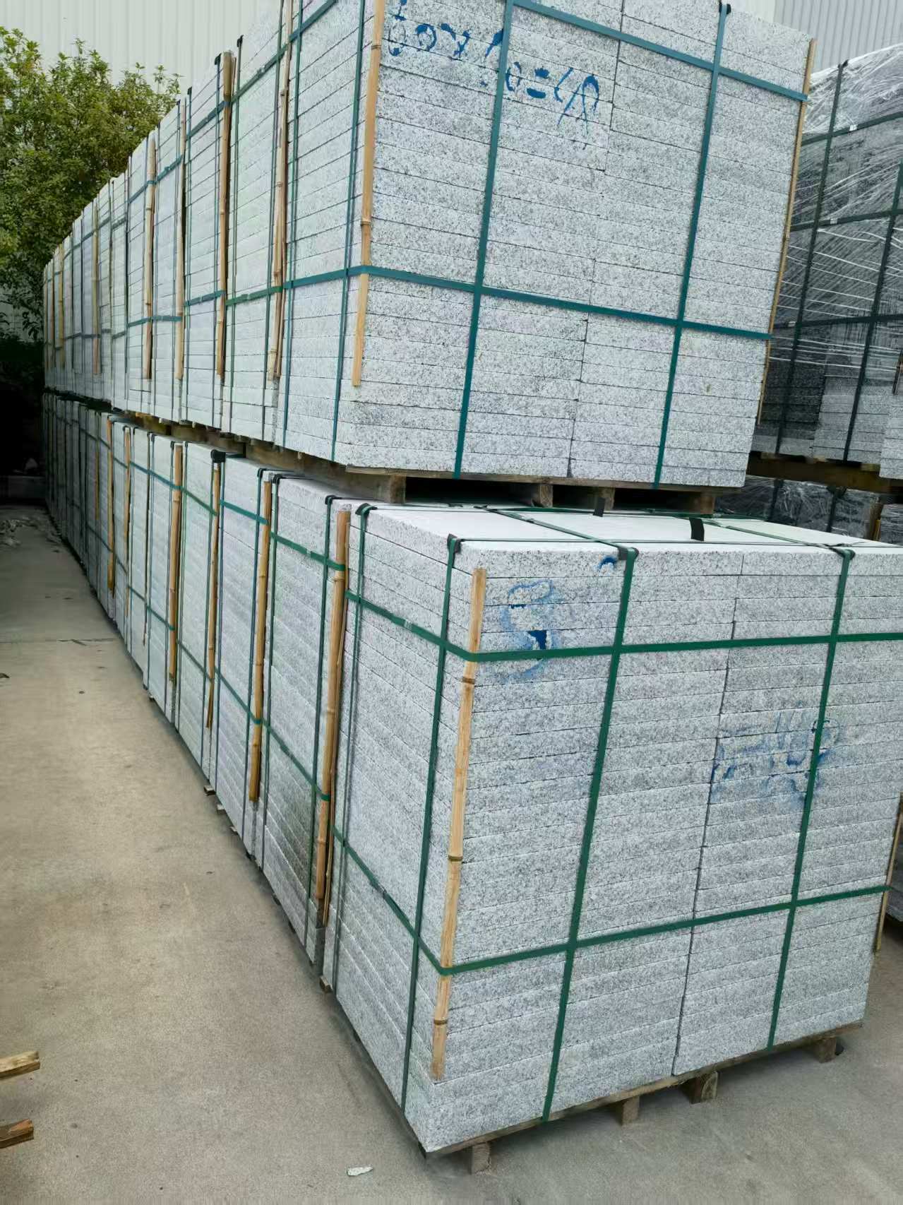 鹰潭 大花芙蓉白火烧成品，市政园林广场地铺石