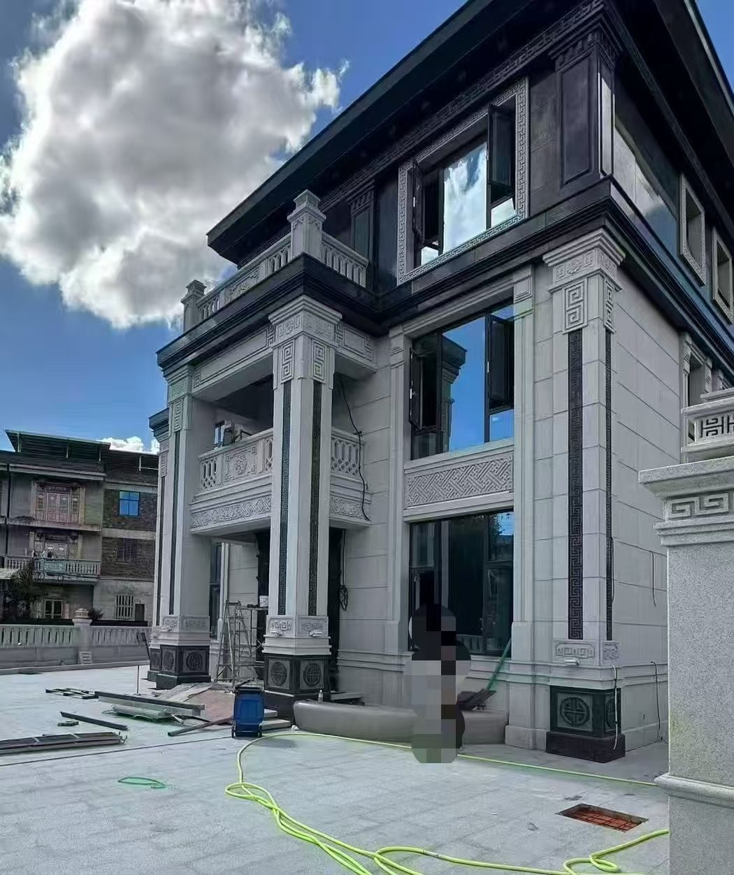 鹰潭 别墅干挂，芝麻白与芝麻黑完美配合