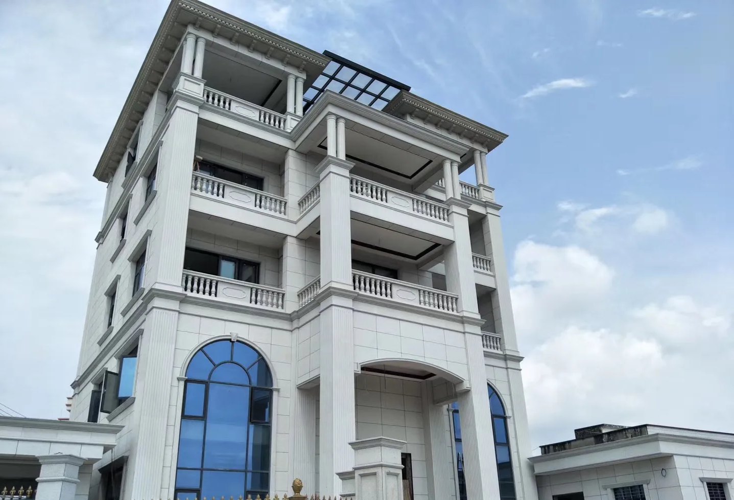 鹰潭芝麻白别墅干挂效果展示